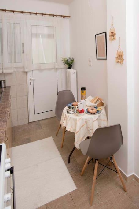 Lovely,Central, Spacious 2-Bedrooms Apartment Piraeus Buitenkant foto