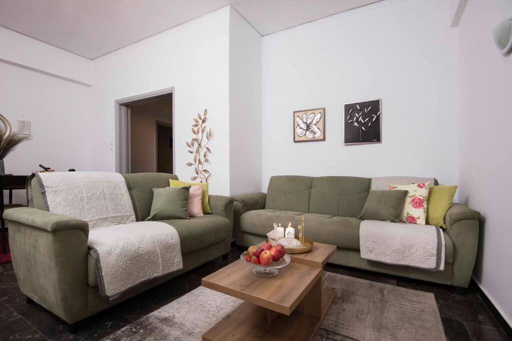Lovely,Central, Spacious 2-Bedrooms Apartment Piraeus Buitenkant foto