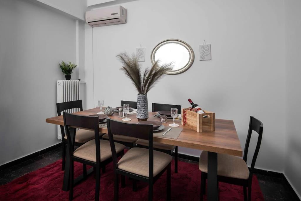 Lovely,Central, Spacious 2-Bedrooms Apartment Piraeus Buitenkant foto